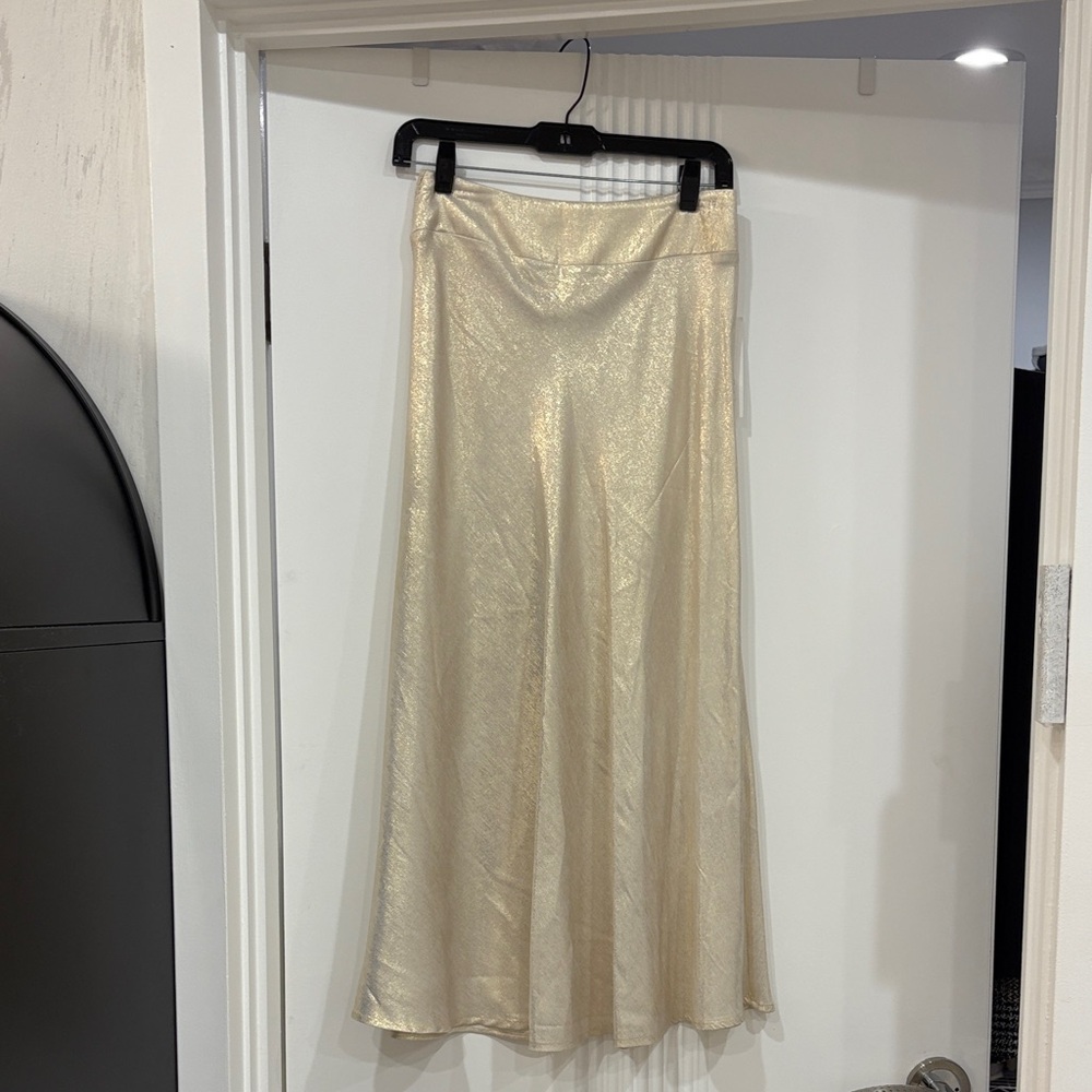 Elegant Gold Women's Skirt
